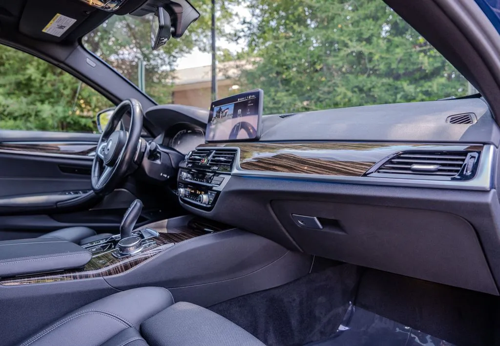 BMW 5 Series photo 24