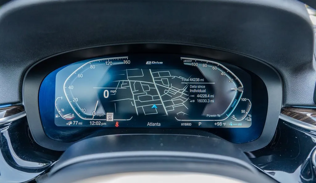 BMW 5 Series photo 9
