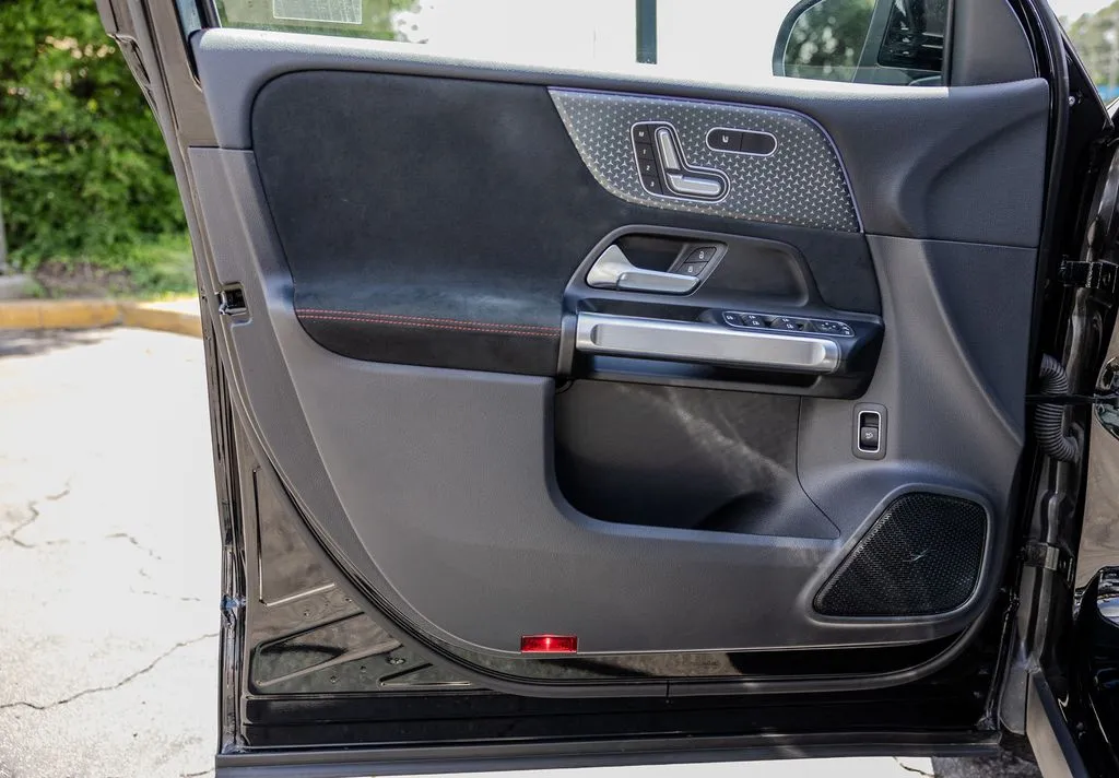 Mercedes-Benz EQB photo 15