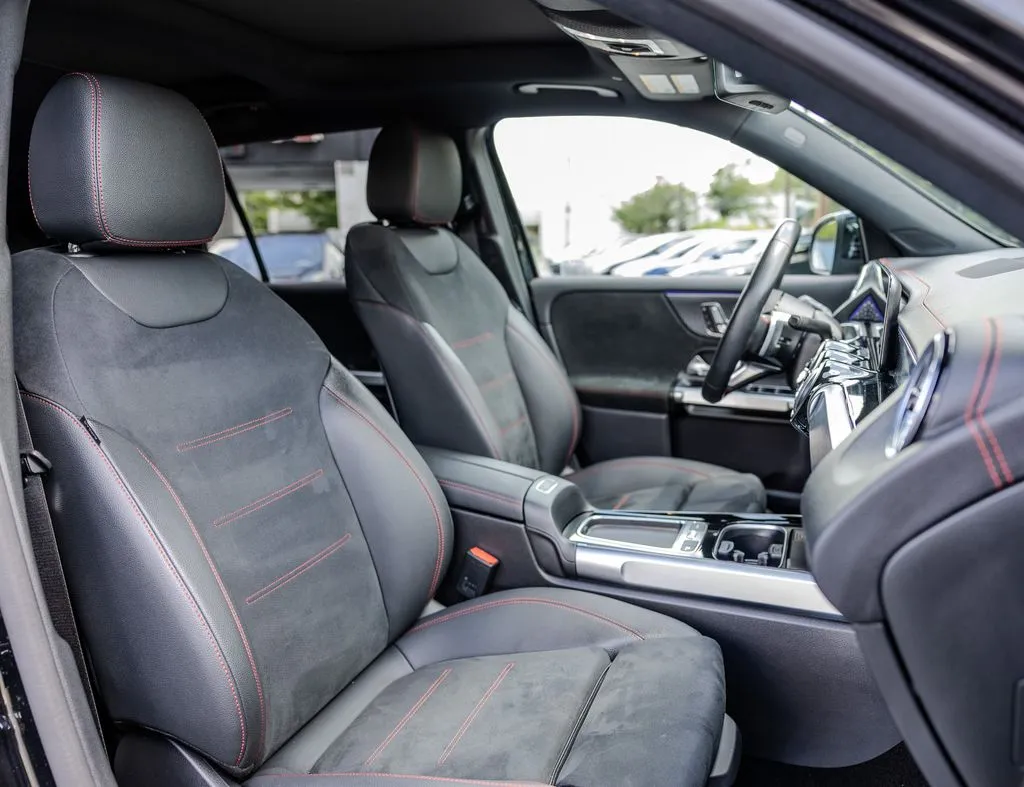 Mercedes-Benz EQB photo 20