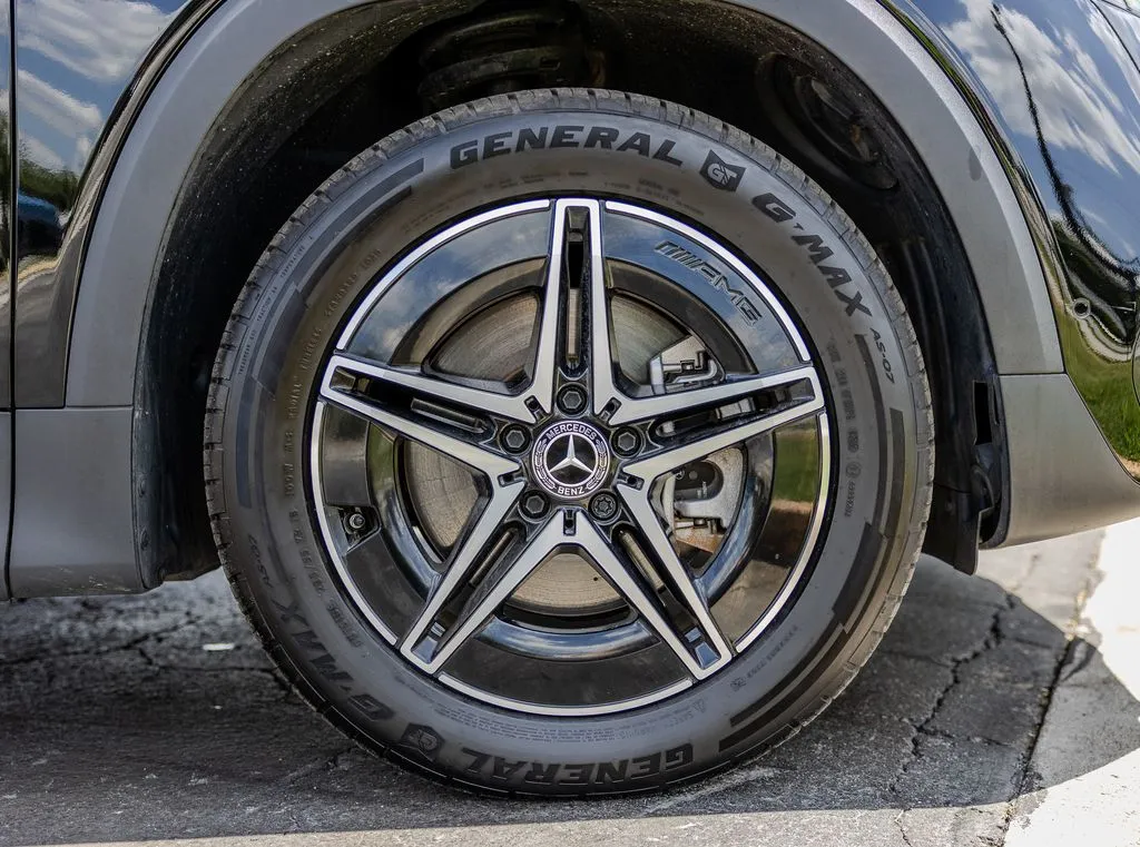Mercedes-Benz EQB photo 29
