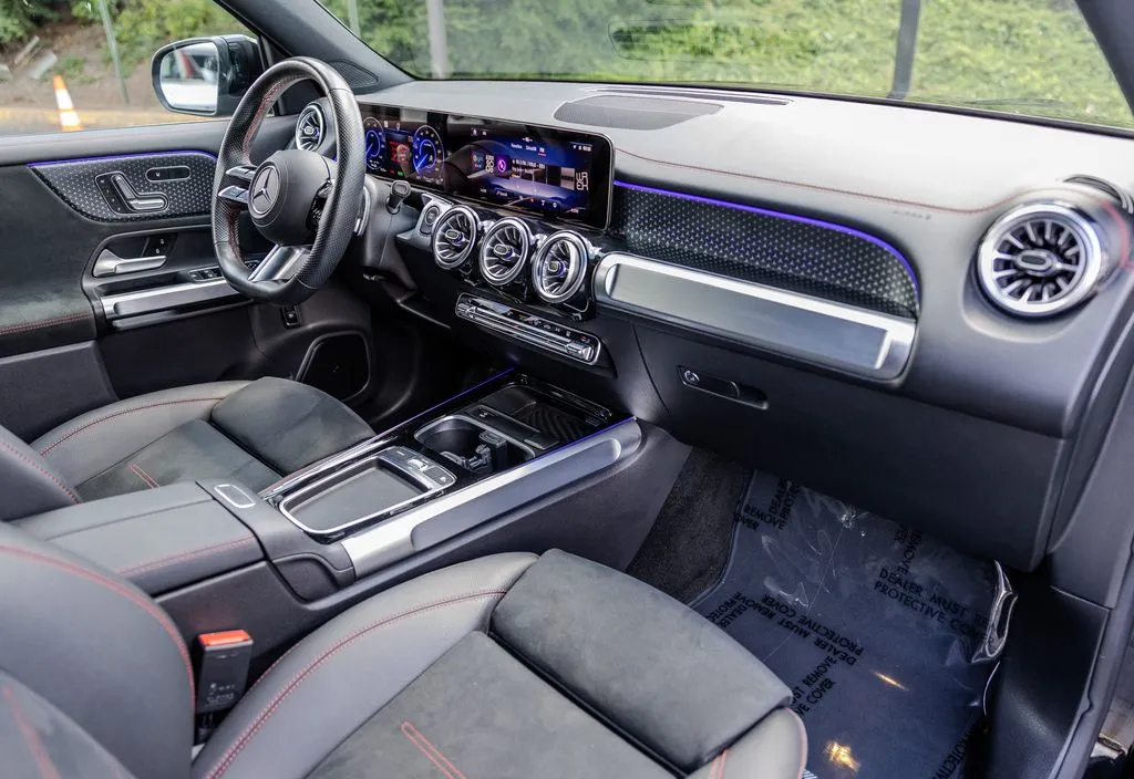 Mercedes-Benz EQB photo 21