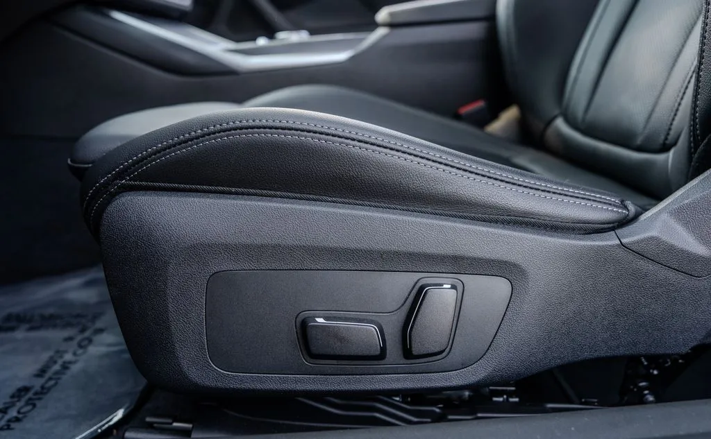 BMW 2 Series photo 16
