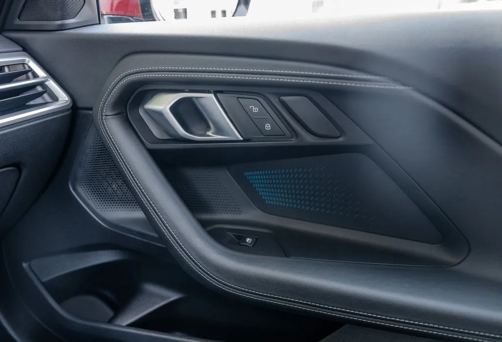 BMW 2 Series photo 14