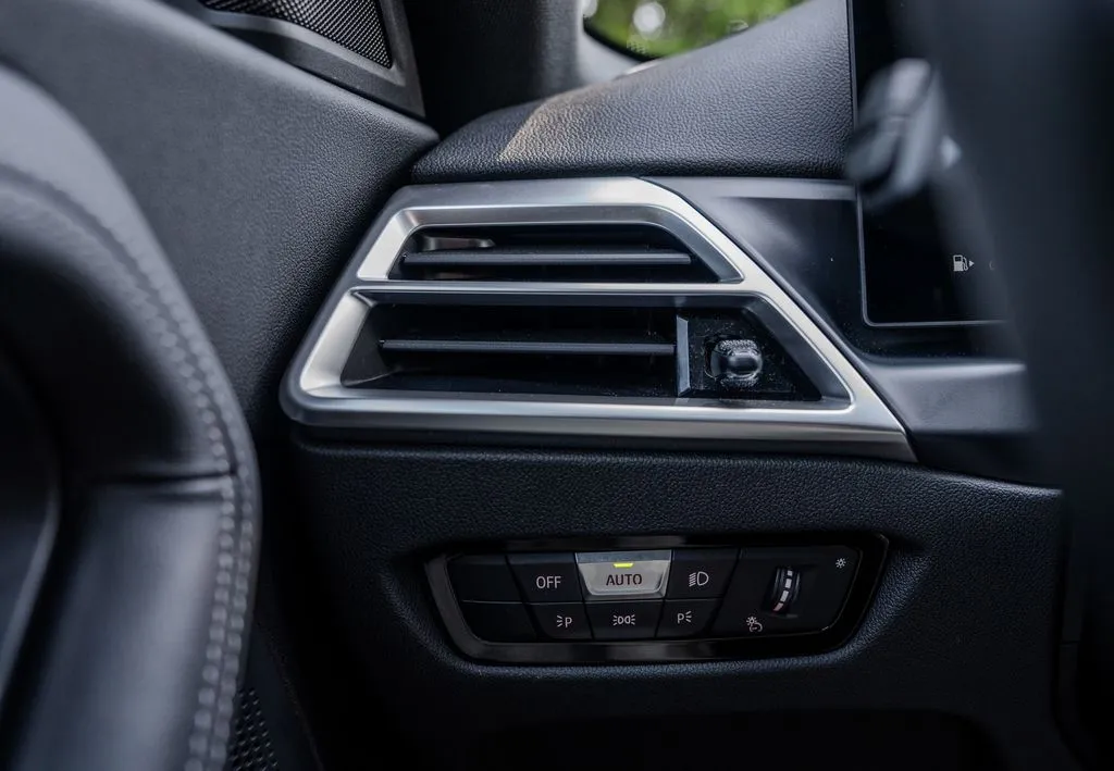BMW 2 Series photo 8