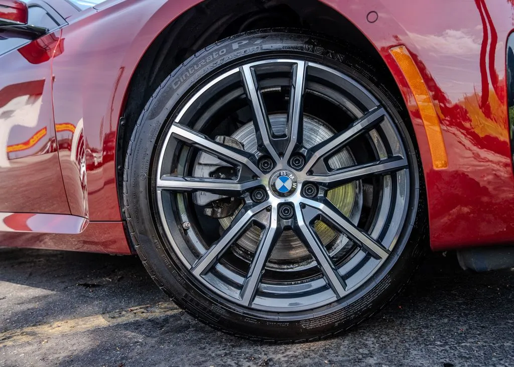 BMW 2 Series photo 29