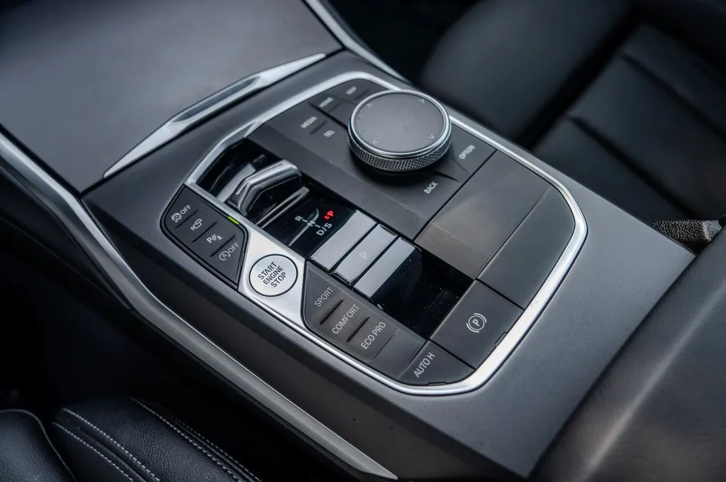 BMW 2 Series photo 12