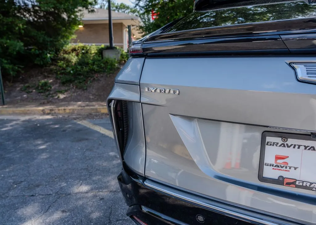 Cadillac LYRIQ photo 25