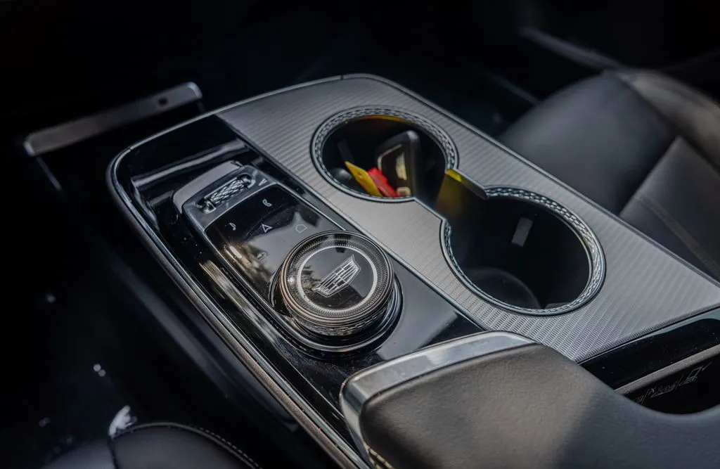 Cadillac LYRIQ photo 12