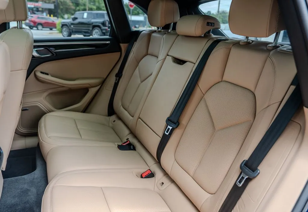 Porsche Macan photo 20