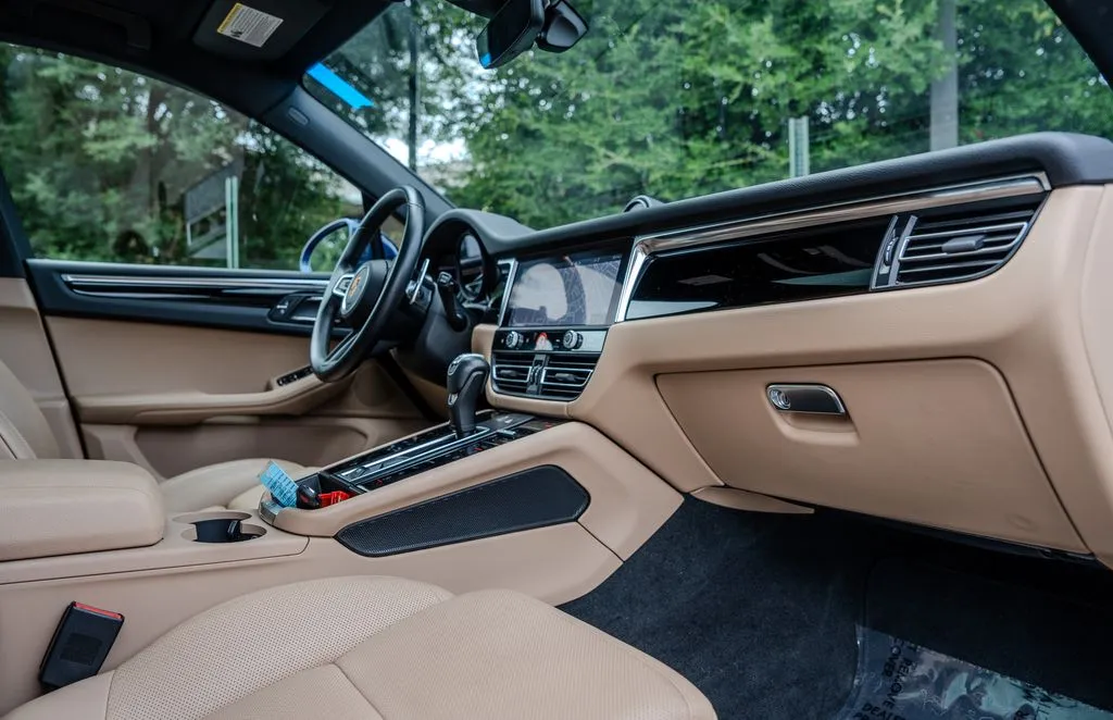Porsche Macan photo 23
