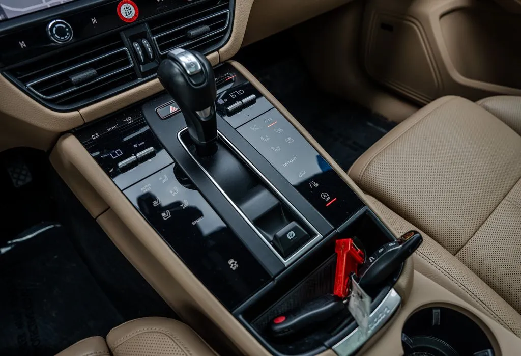 Porsche Macan photo 12