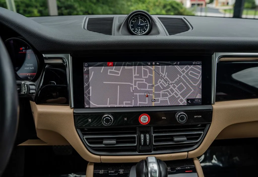 Porsche Macan photo 10