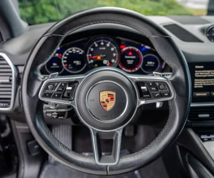 More photos of 2023 Porsche Cayenne at Gravity Autos Atlanta, GA