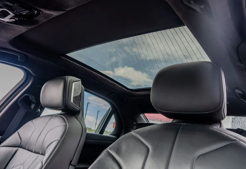 BMW i7 photo 16
