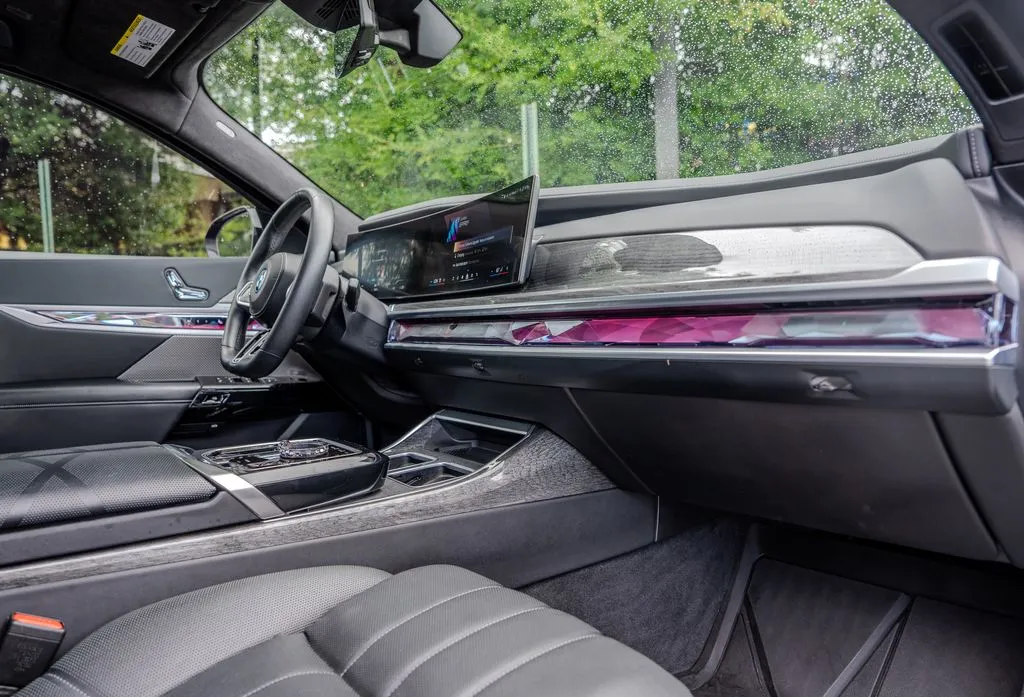 BMW i7 photo 22