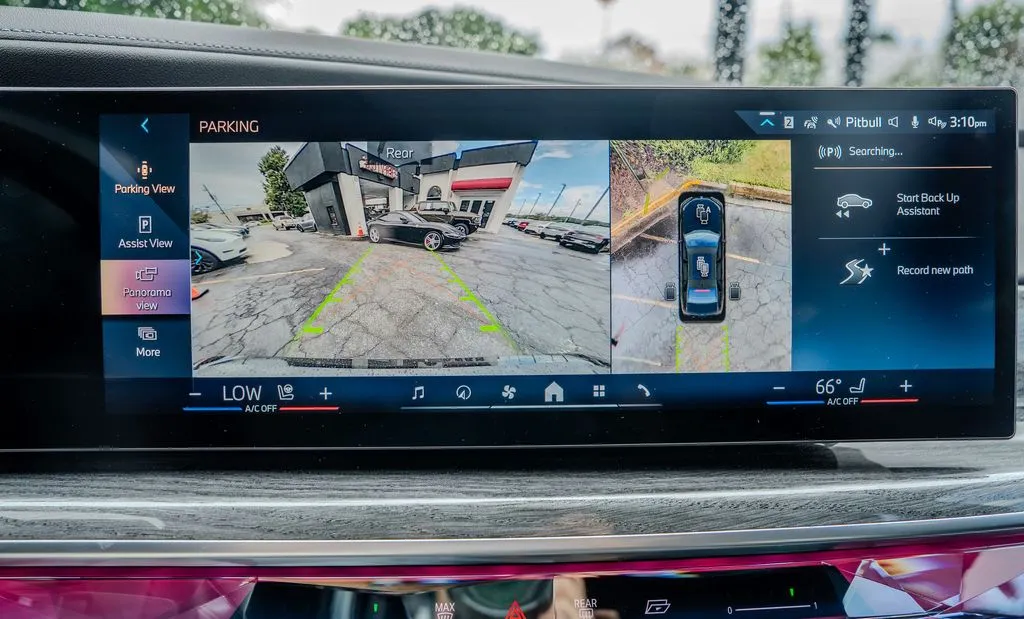BMW i7 photo 11
