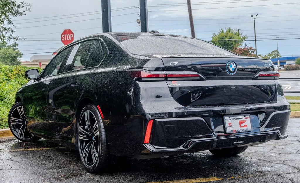 BMW i7 photo 23