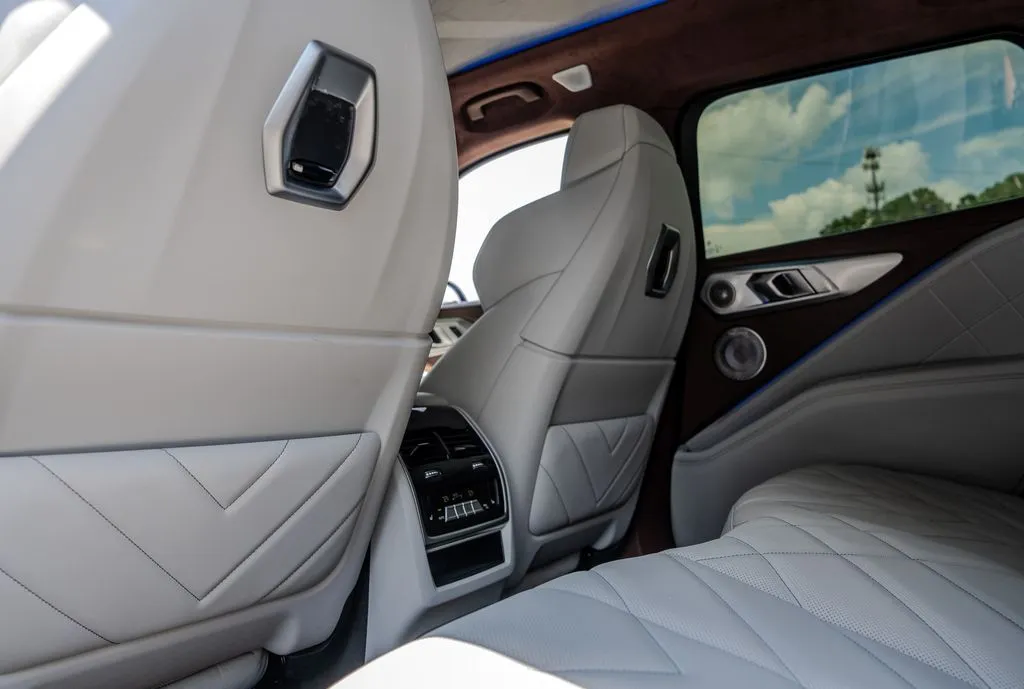 BMW XM photo 22