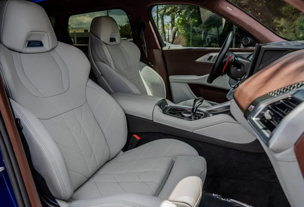 BMW XM photo 23