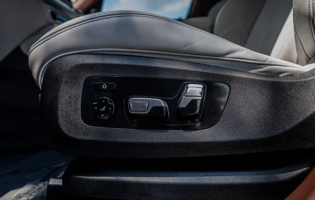 BMW XM photo 18