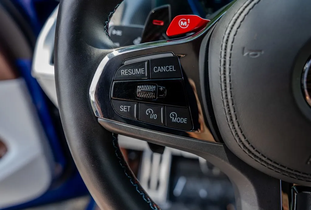 BMW XM photo 6