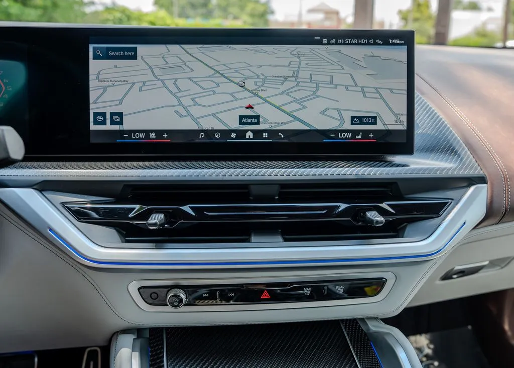 BMW XM photo 11