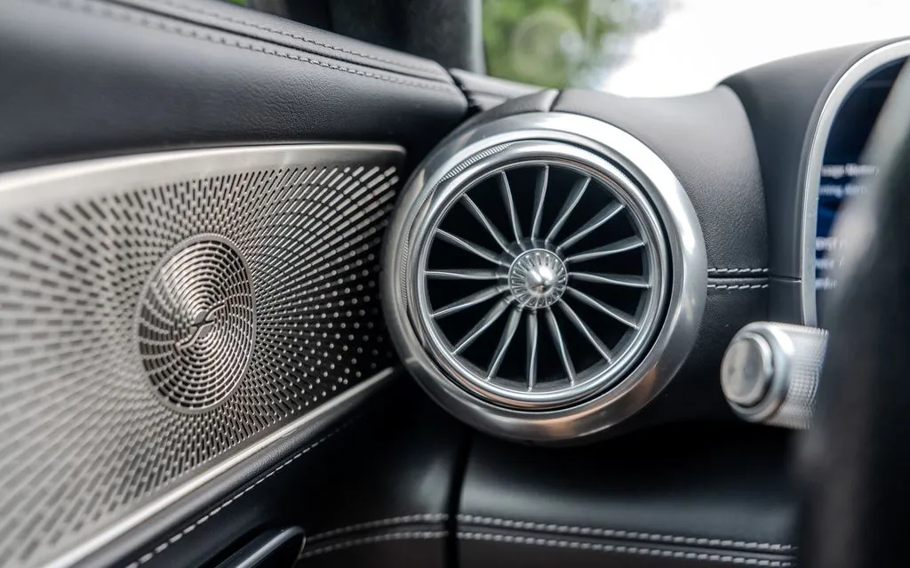 Mercedes-Benz SL-Class photo 8