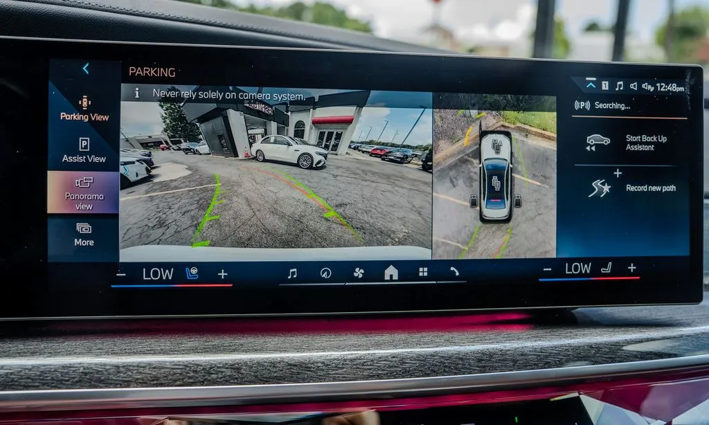 BMW i7 photo 12