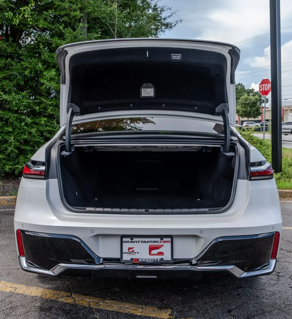 BMW i7 photo 29