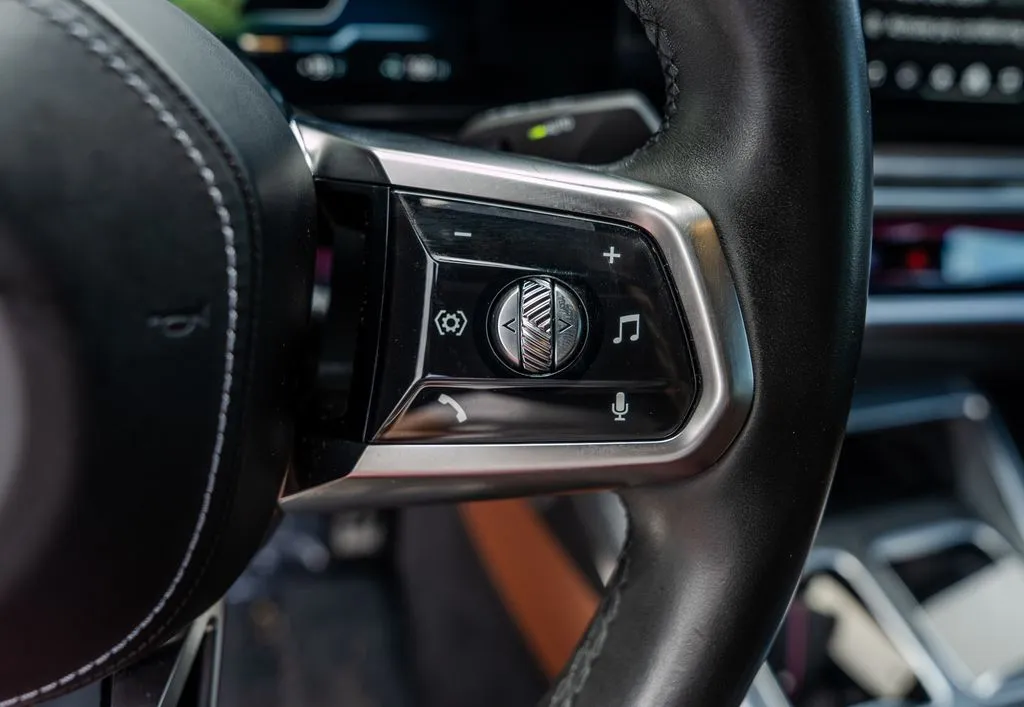BMW i7 photo 7