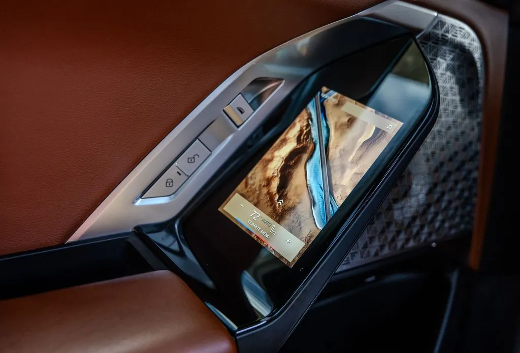 BMW i7 photo 22