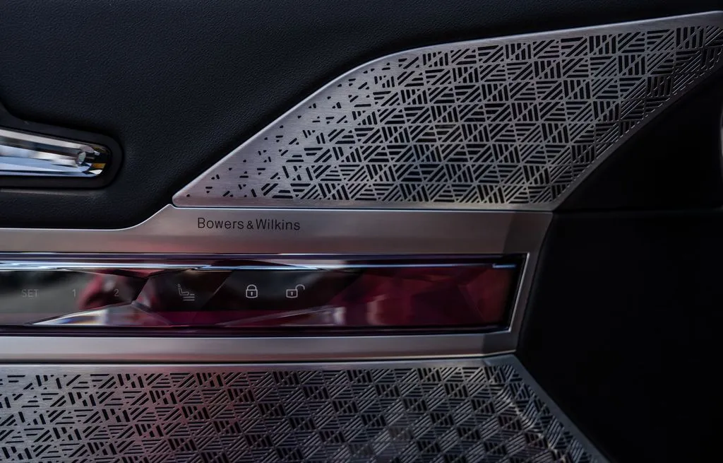 BMW i7 photo 17