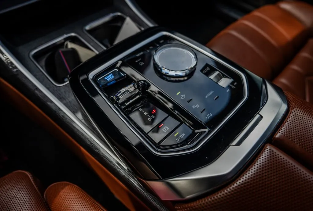 BMW i7 photo 13