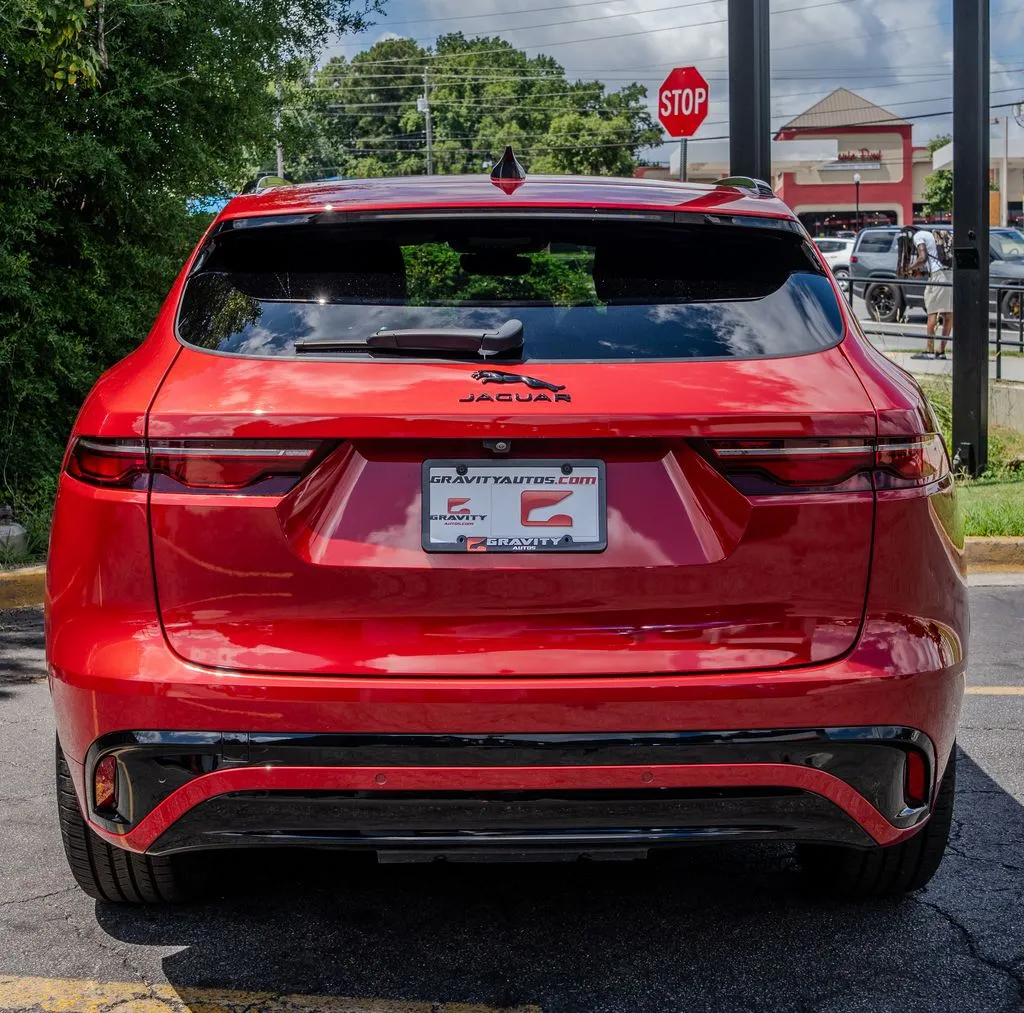Jaguar F-PACE photo 25