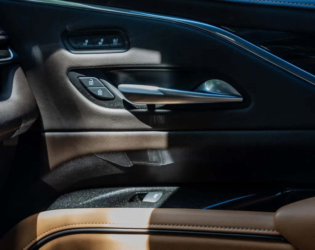 Cadillac Escalade photo 16