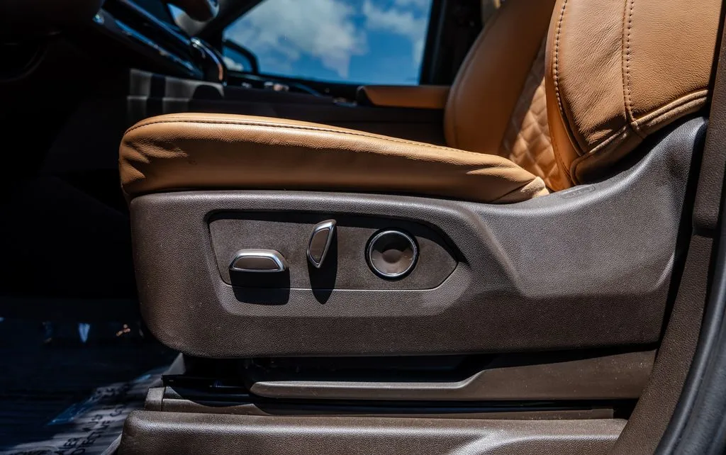 Cadillac Escalade photo 18