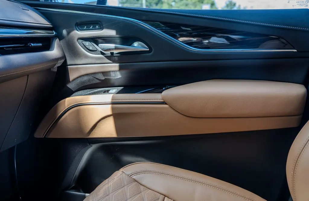 Cadillac Escalade photo 15
