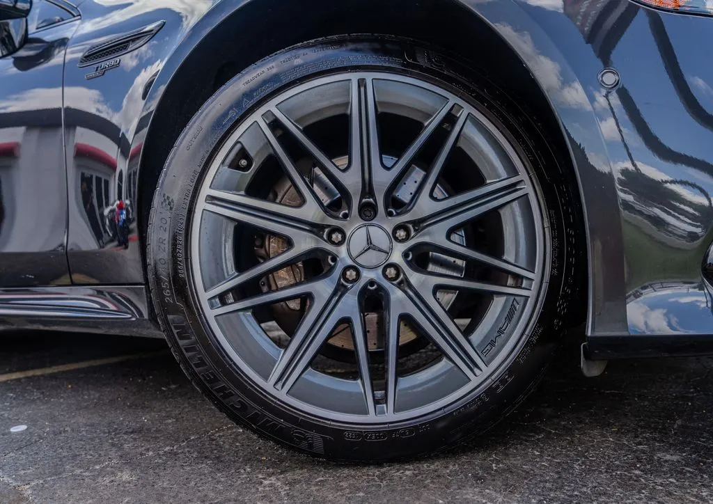 Mercedes-Benz AMG GT 43 photo 31