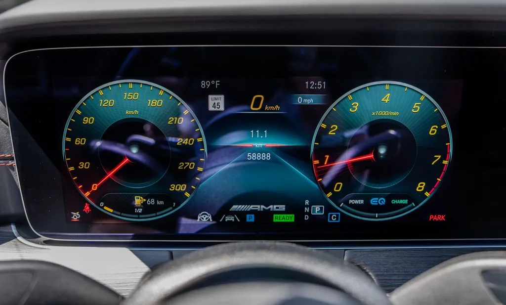 Mercedes-Benz AMG GT 43 photo 10