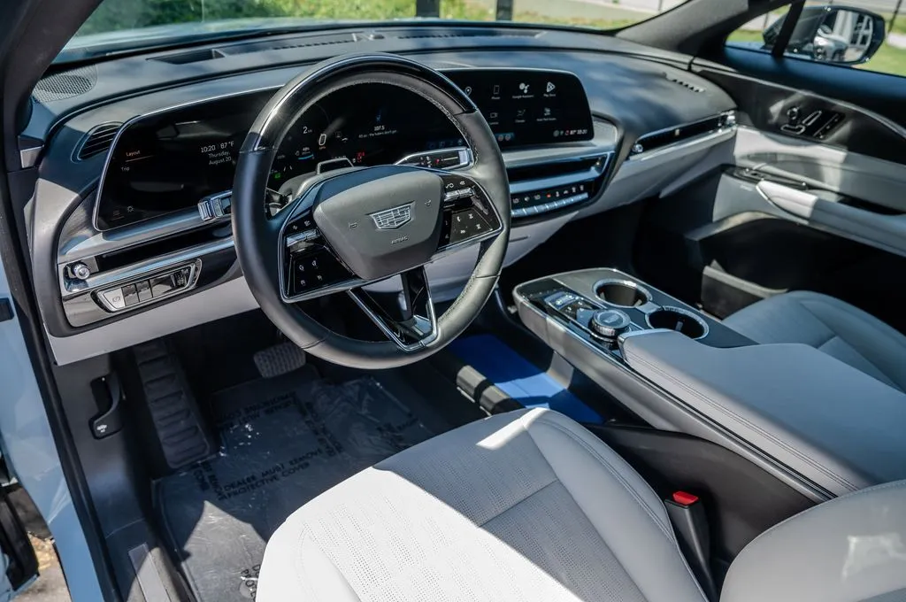 Cadillac LYRIQ photo 4