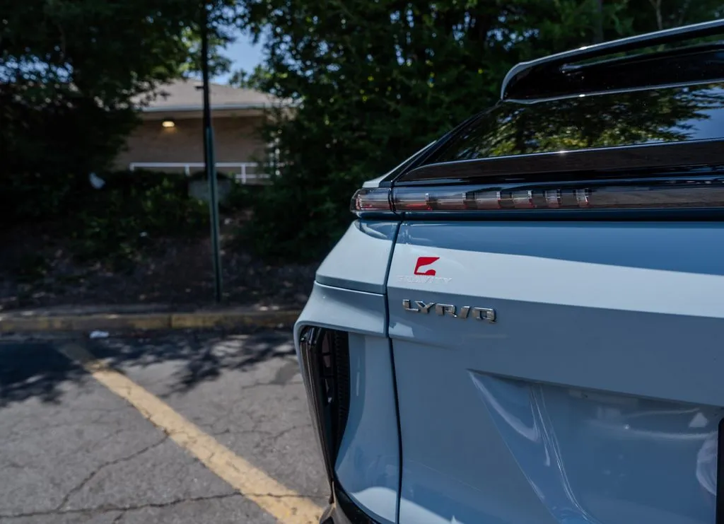Cadillac LYRIQ photo 26