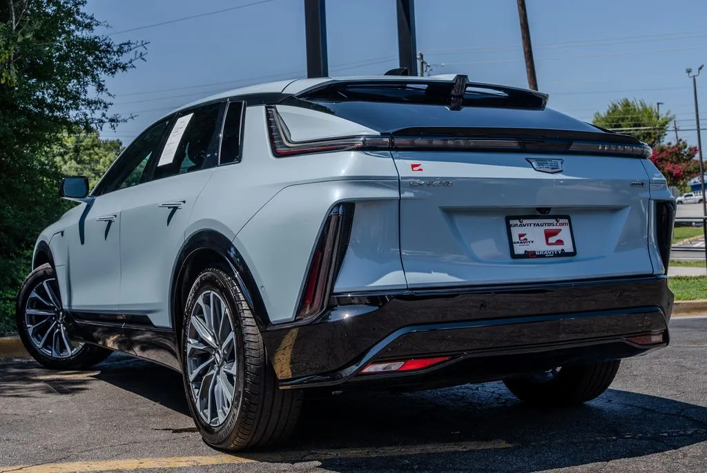 Cadillac LYRIQ photo 23