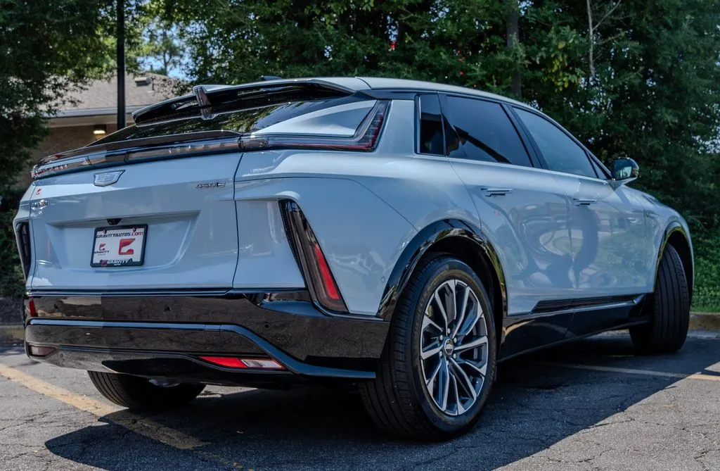 Cadillac LYRIQ photo 28