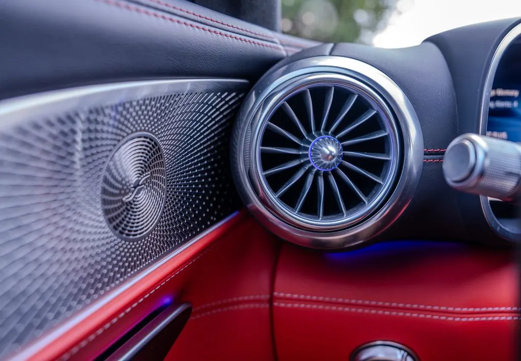 Mercedes-Benz SL-Class photo 8