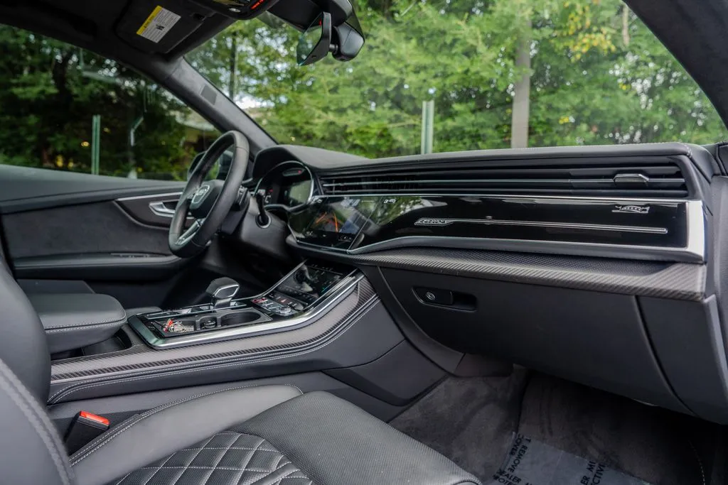 Audi SQ8 photo 25