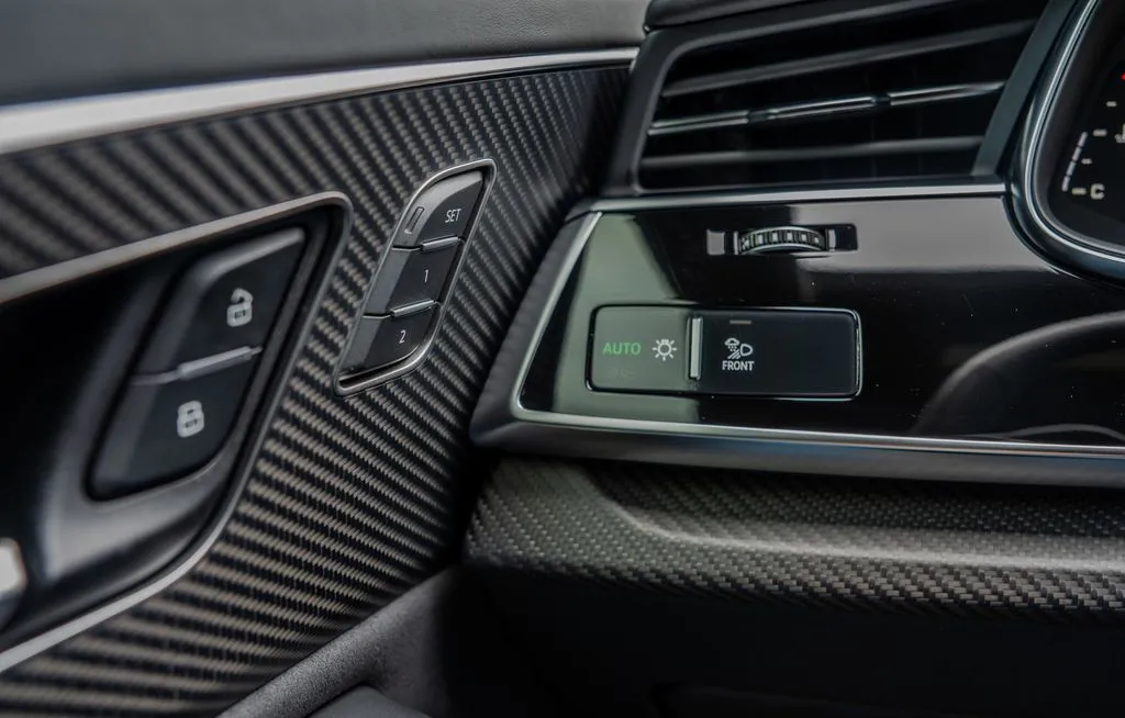 Audi SQ8 photo 8