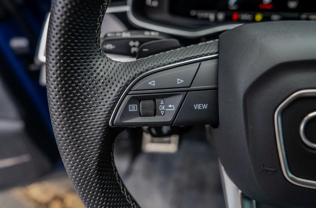Audi SQ8 photo 6