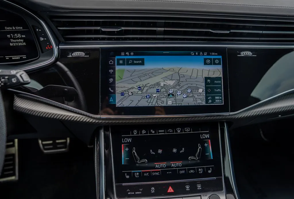 Audi SQ8 photo 11