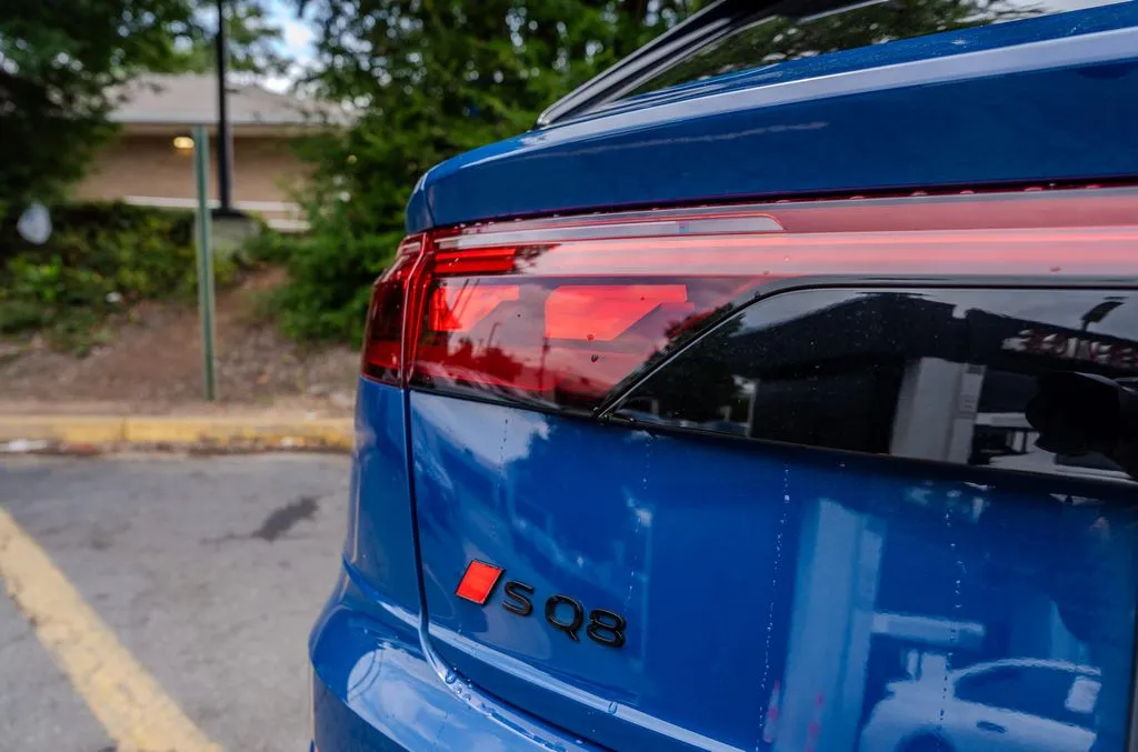 Audi SQ8 photo 29